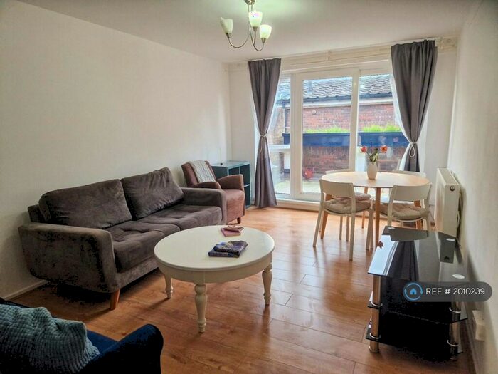 2 Bedroom Flat To Rent In Selden Walk, London, N7