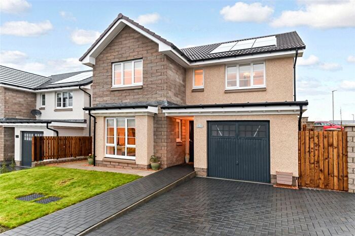 4 Bedroom Detached House For Sale In Woodside Gardens, Irvine, North Ayrshire, KA11
