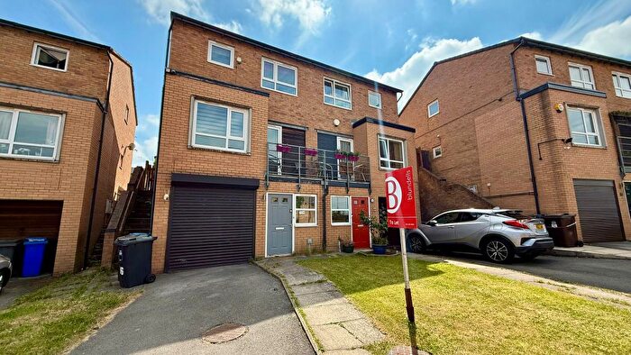 3 Bedroom Property To Rent In Park Grange Rise, Sheffield, S2