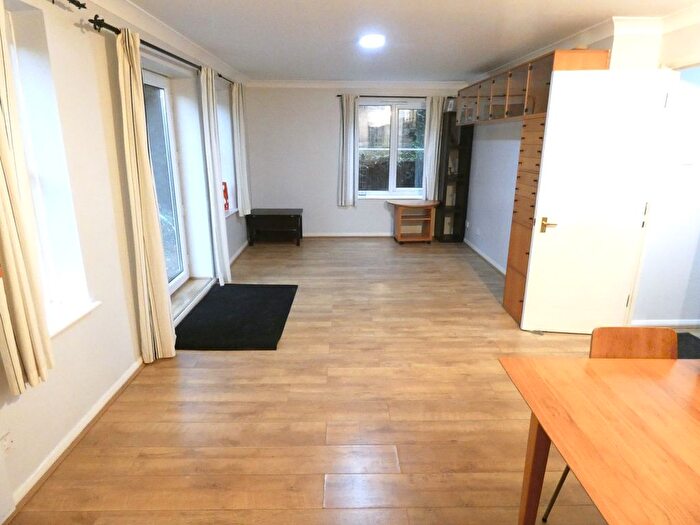 3 Bedroom Flat To Rent In Kent Wharf, Laburnum Street, Hackney, E2