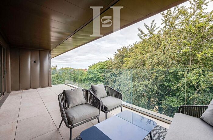 2 Bedroom Apartment For Sale In Dee Lane, West Kirby, CH48