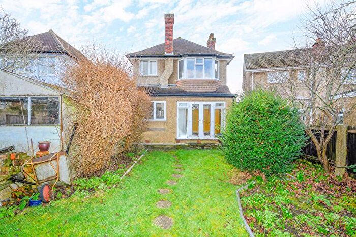 3 Bedroom Detached House For Sale In Wolsey Drive, Walton-On-Thames, KT12