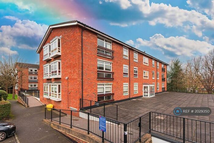 2 Bedroom Flat To Rent In Maresfield, Croydon, CR0