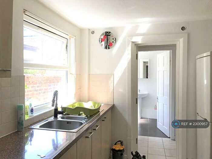 4 Bedroom Terraced House To Rent In Shippey Street, Manchester, M14