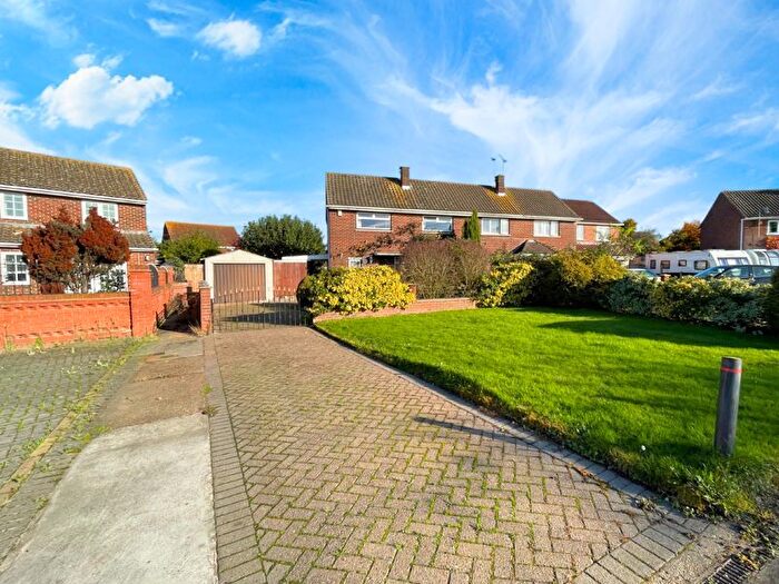 3 Bedroom Semi-Detached House For Sale In Mollands Lane, South Ockendon, RM15