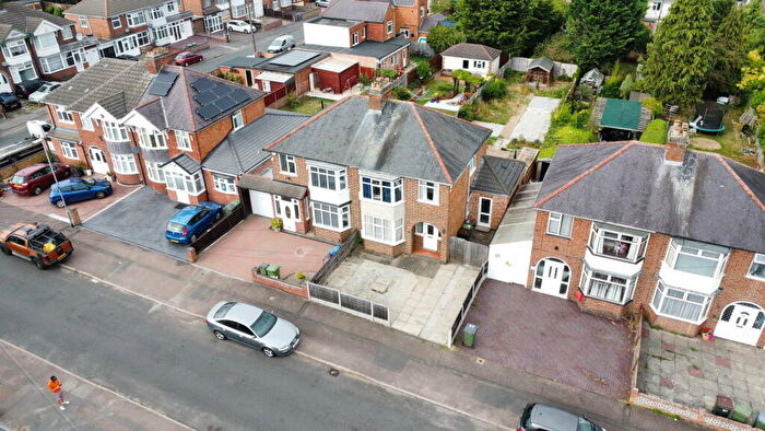 3 Bedroom Semi-Detached House For Sale In Una Avenue, Leicester, LE3