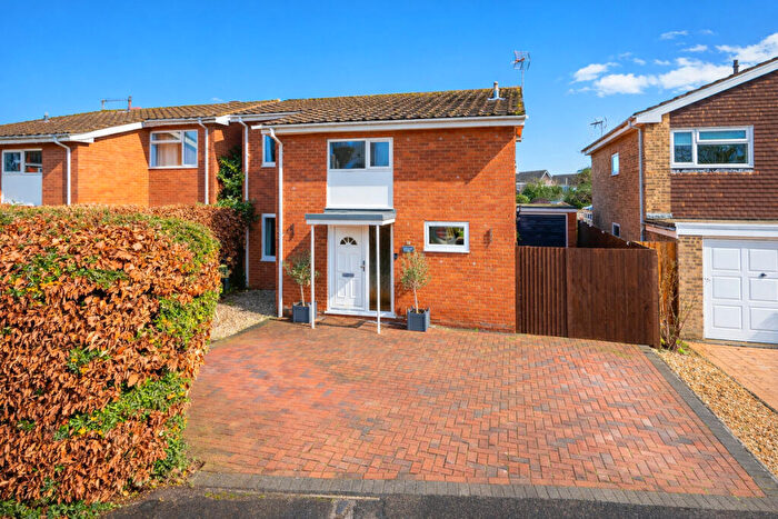 4 Bedroom Detached House For Sale In Hoylake Close, Bletchley, Milton Keynes, MK3