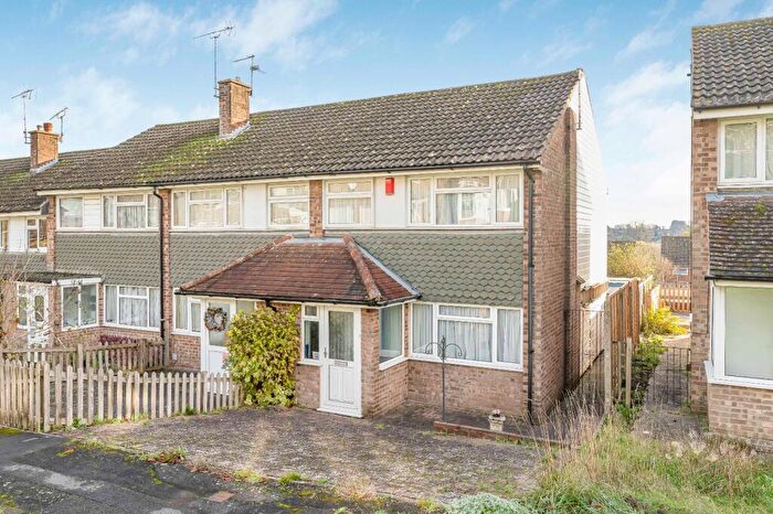 3 Bedroom End Of Terrace House For Sale In Croft Gardens, Alton, Hampshire, GU34