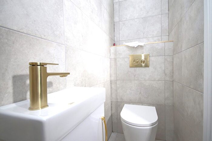 1 Bedroom Studio To Rent In Ravenswood Close, Collier Row, Romford, RM5