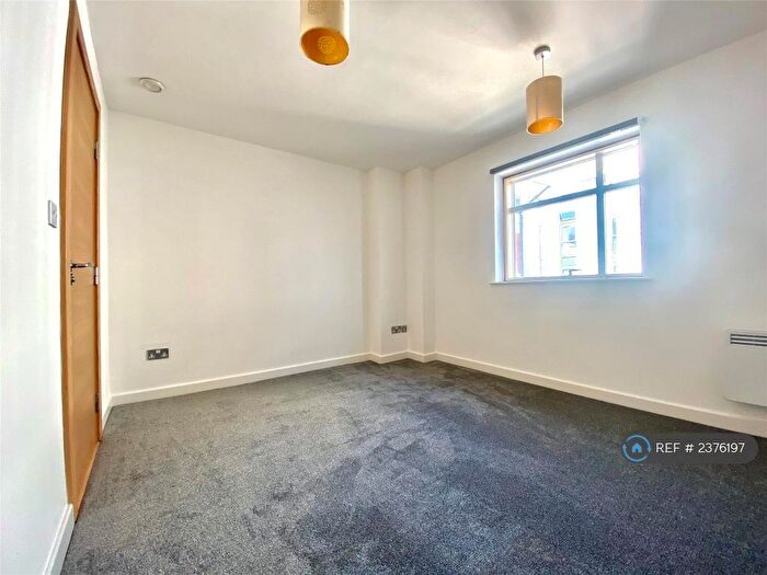 2 Bedroom Flat To Rent In Apollo Apartments, Bristol, BS1