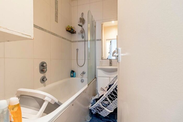 1 Bedroom Flat To Rent In High Street, High Barnet, EN5