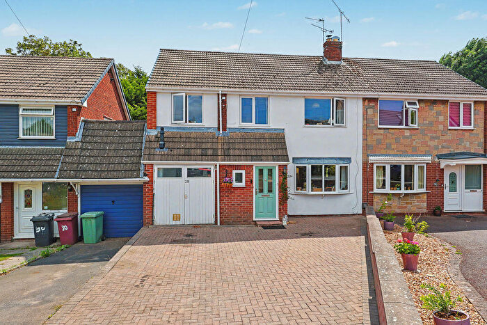 5 Bedroom Semi Detached House For Sale In Dale Crescent, New Tupton, Chesterfield, S42