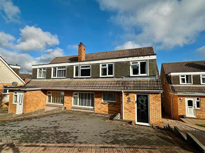 5 Bedroom Semi Detached House For Sale In Hooe, Plymouth, PL9