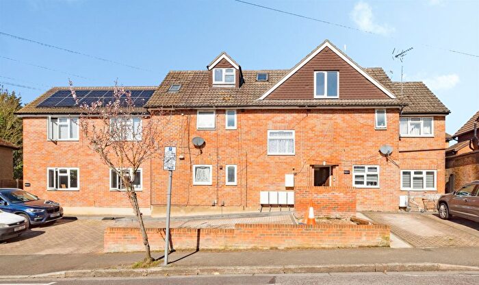 2 Bedroom Flat For Sale In Mildred Avenue, Watford, WD18