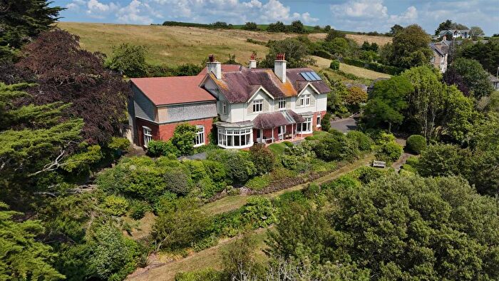 6 Bedroom Detached House For Sale In New Road, Instow, EX39