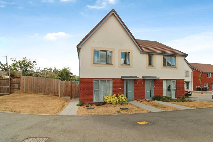 3 Bedroom Semi-Detached House For Sale In Bayes Avenue, Colchester, CO6