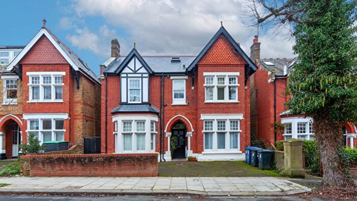 1 Bedroom Flat For Sale In Kings Avenue, London, W5