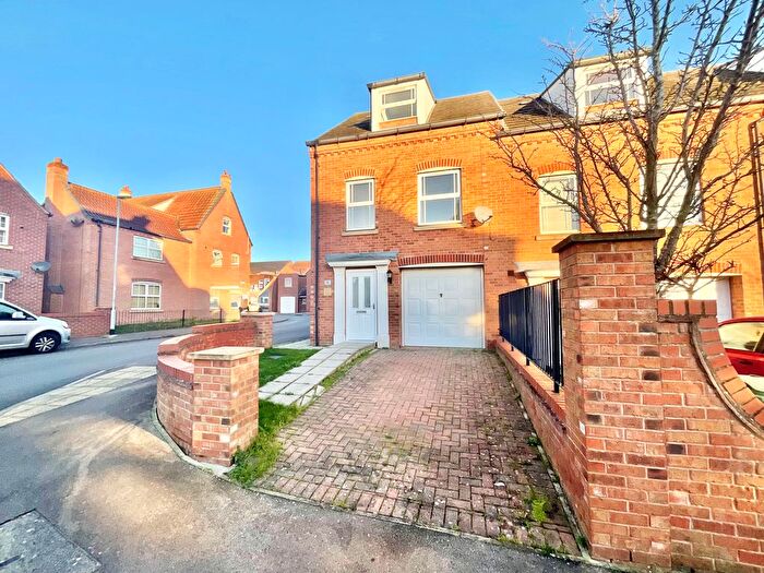 3 Bedroom Town House For Sale In Ploughmans Lane, Lincoln, LN2