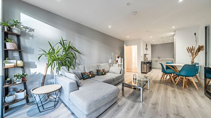 2 Bedroom Flat For Sale In Bexleyheath Be, Bexleyheath, DA6