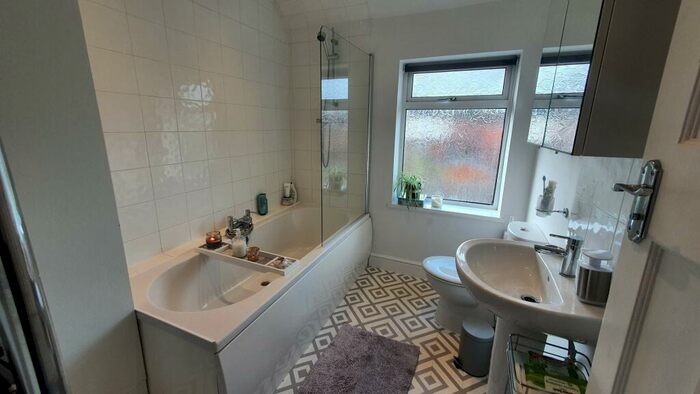 2 Bedroom Semi-Detached House For Sale In Ashmore Road, Reading, RG2