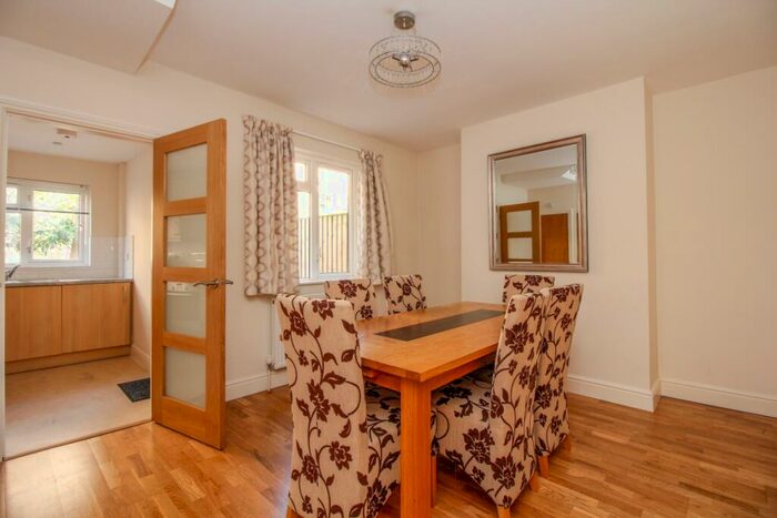 2 Bedroom Apartment To Rent In Walton Crescent, Oxford, OX1