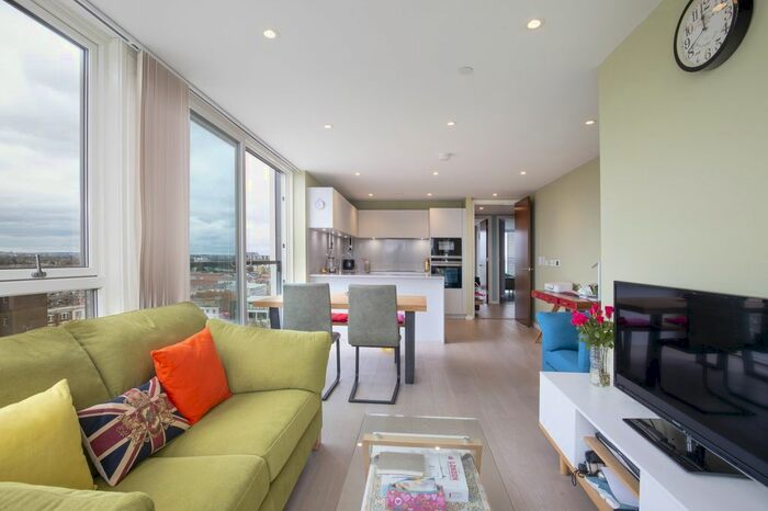 2 Bedroom Flat To Rent In Tileman House, Upper Richmond Road, Putney, SW15