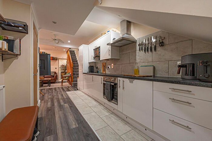 1 Bedroom Flat For Sale In - Griffin Street, Newport, NP20