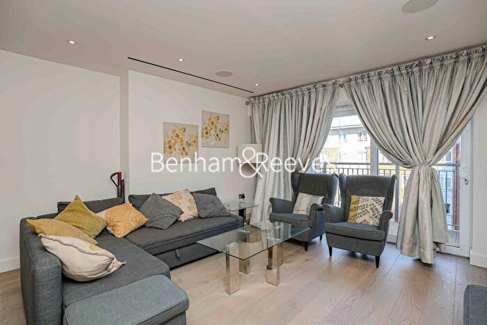 3 Bedroom Flat To Rent In Boulevard Drive, Colindale, NW9