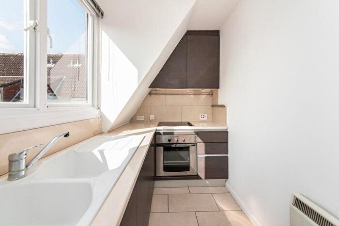 Apartment To Rent In Abbeyfields Close, NW10