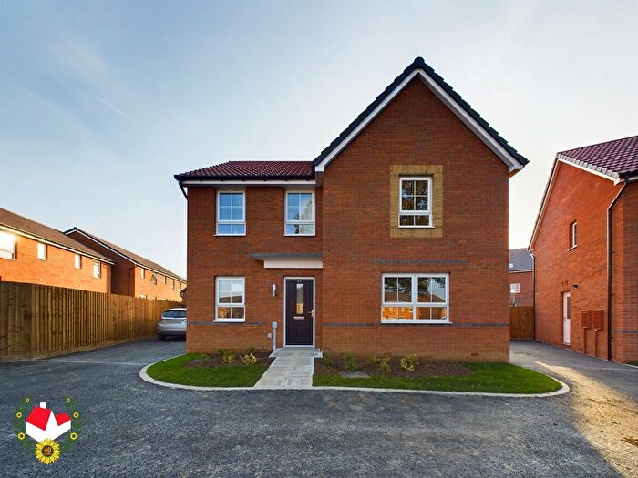 4 Bedroom Detached House For Sale In Fiddington Fields, Tewkesbury, GL20