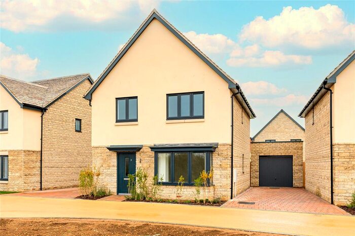 4 Bedroom Detached House To Rent In Spring Drive, Bicester, OX27