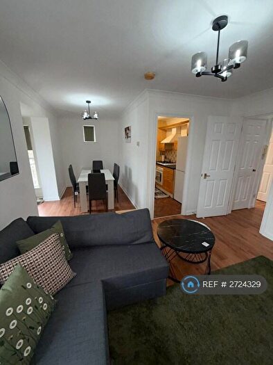 2 Bedroom Flat To Rent In West Lodge, London, E16