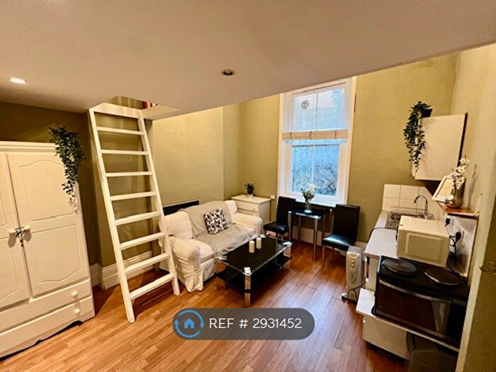 Studio To Rent In Colville Terrace, London, W11