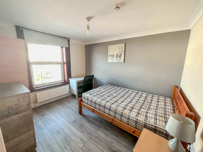 6 Bedroom Terraced House To Rent In Student/Sharers Property - Six Double Bedrooms - Portswood, SO14