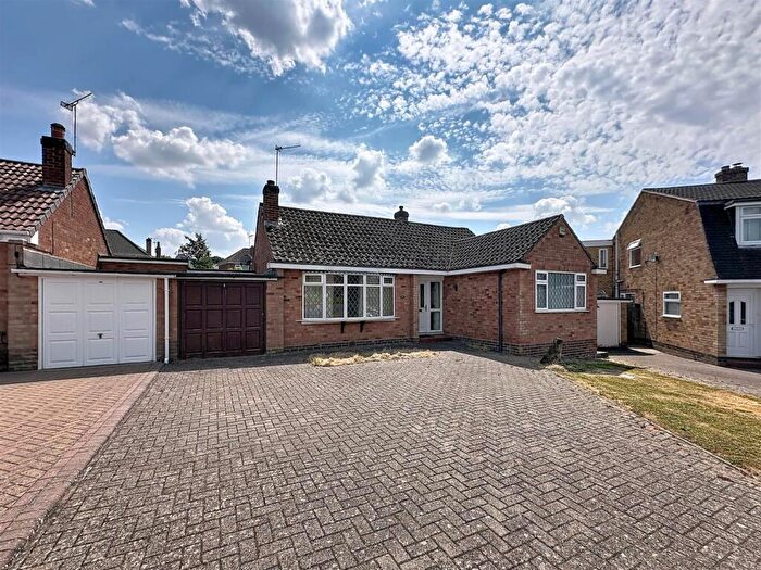 3 Bedroom Detached Bungalow For Sale In Tulip Tree Avenue, Kenilworth, CV8