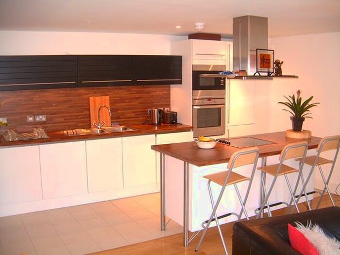 2 Bedroom Flat To Rent In The Downs, London, SW20