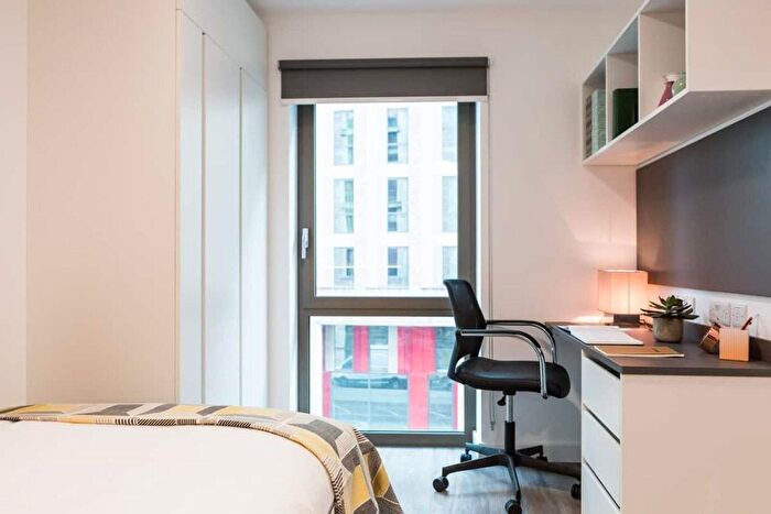 Studio To Rent In Holloway Road, London, N7