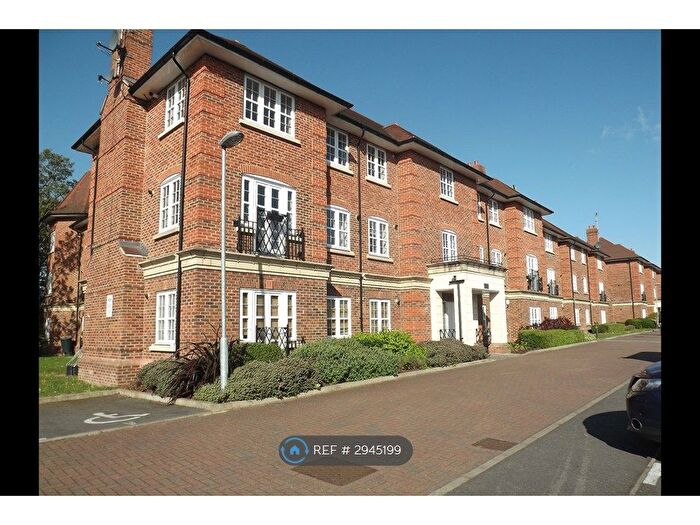 2 Bedroom Flat To Rent In Marchant Close, London, NW7
