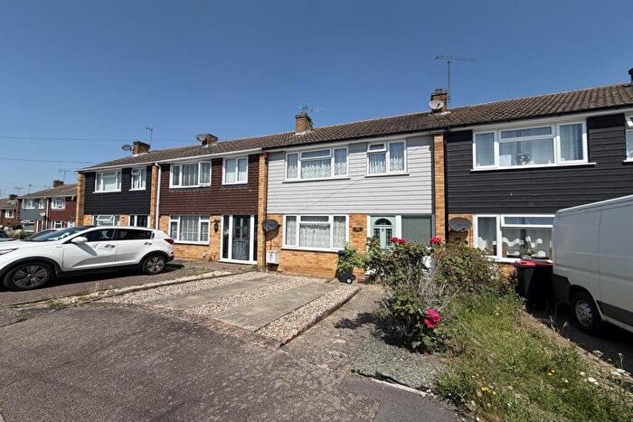 3 Bedroom Terraced House For Sale In Lodge Road, Braintree, Essex, CM7