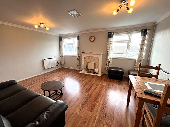 1 Bedroom Flat To Rent In Pentelow Gardens, Feltham, TW14