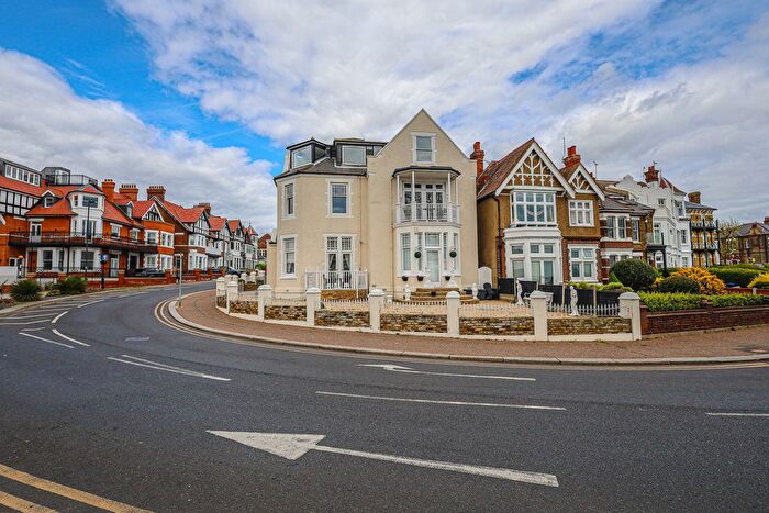 1 Bedroom Flat For Sale In Westcliff Parade, Westcliff-On-Sea, SS0