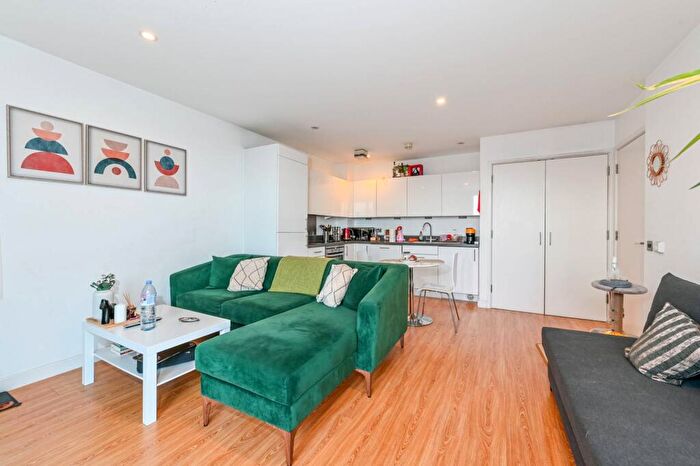 1 Bedroom Flat To Rent In Park Village East, Mornington Crescent, London, NW1
