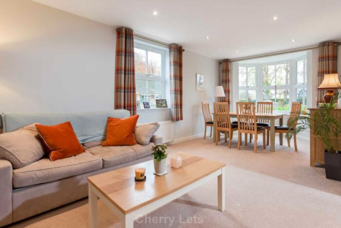 2 Bedroom Apartment To Rent In Astrop Grange, King`s Sutton, OX17