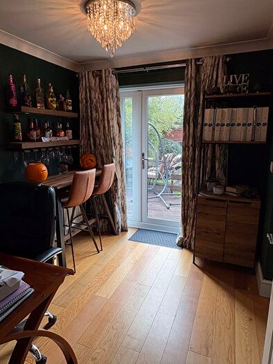 4 Bedroom Semi-detached House To Rent In Paddock Way, Hinckley, LE10