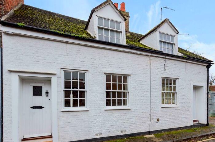 2 Bedroom Character Property To Rent In Winsmore Lane, Abingdon, OX14