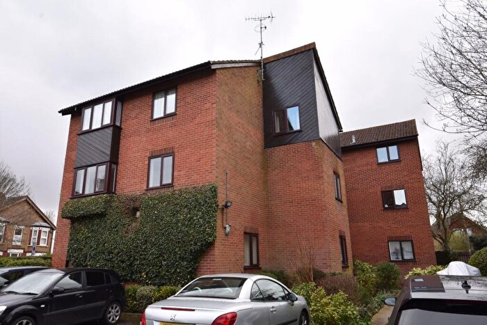 2 Bedroom Flat To Rent In Clarendon Court, Clarendon Road, Luton, Bedfordshire, LU2