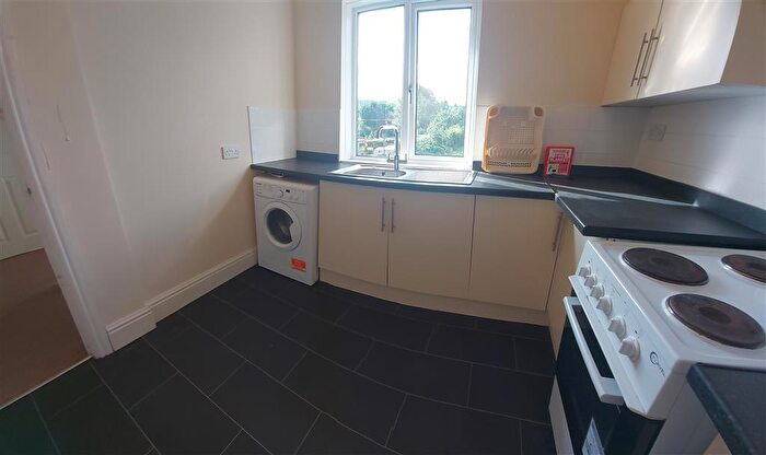 1 Bedroom Apartment To Rent In Mumbles Road, Blackpill, Swansea, SA3
