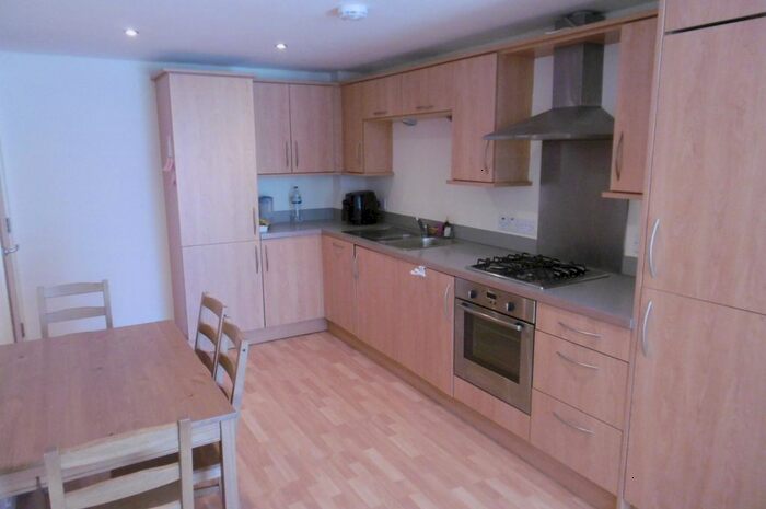 2 Bedroom Flat To Rent In The Atrium, Waterfront Plaza, NG2