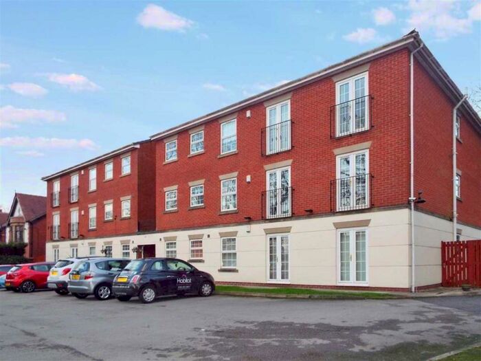 Houses for sale & to rent in OL11 2JA, Aldwych, Balderstone And