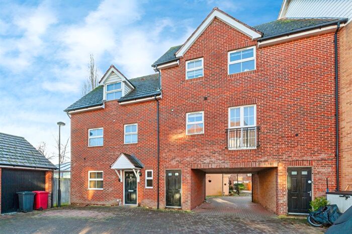 2 Bedroom Maisonette For Sale In Benjamin Lane, Wexham, Slough, SL3